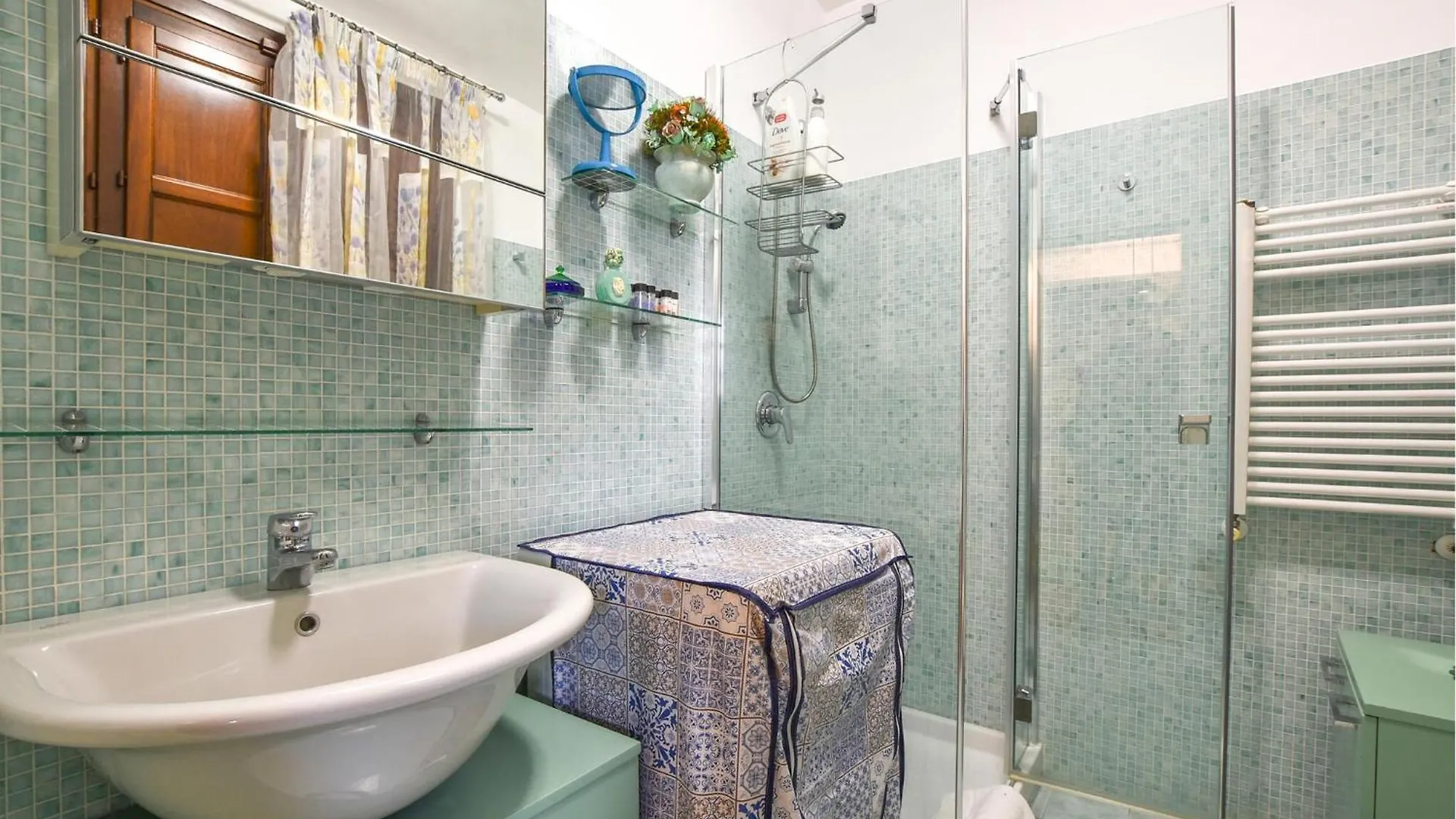 3 Bedroom Stunning Apartment In Katánie