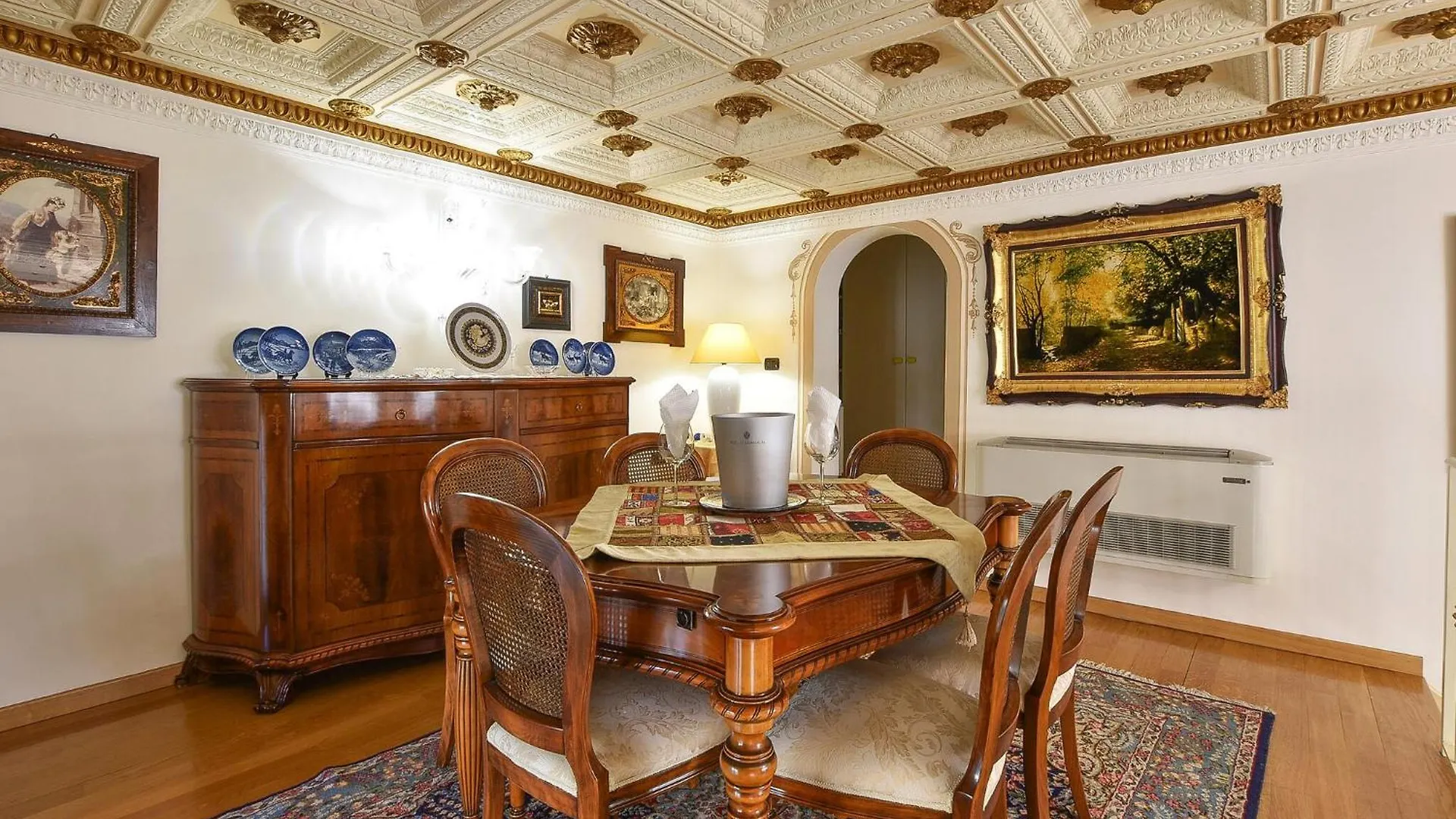 3 Bedroom Stunning Apartment In Katánie